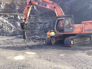 RockBreakers, Crushing Bucket At Unbeatable Prices - Image 2