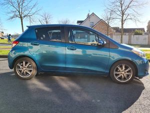 Toyota Yaris Hatchback, Petrol, 2013, Blue