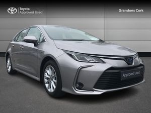 Toyota Corolla Saloon, Hybrid, 2019, null