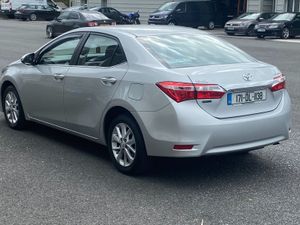 Toyota Corolla Saloon, Diesel, 2017, Grey