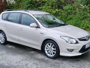Hyundai i30 Estate, Diesel, 2011, Silver