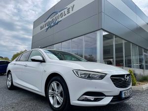 Opel Insignia Hatchback, Diesel, 2018, White