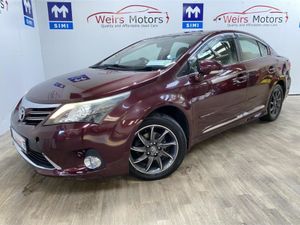 Toyota Avensis Saloon, Diesel, 2012, Red