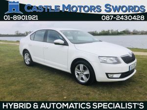 Skoda Octavia Hatchback, Diesel, 2015, White
