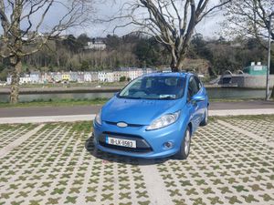 Ford Fiesta Hatchback, Diesel, 2010, Blue