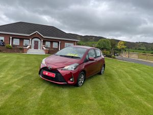 Toyota Yaris Hatchback, Petrol, 2018, Red