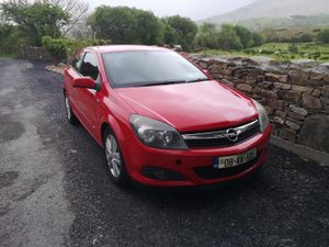 Opel Astra Hatchback, Petrol, 2008, Red
