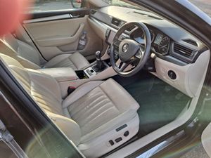Skoda Superb Saloon, Diesel, 2016, Brown