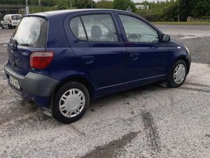 Toyota Yaris Hatchback, Petrol, 2000, Blue