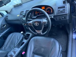 Toyota Avensis Saloon, Diesel, 2011, Blue