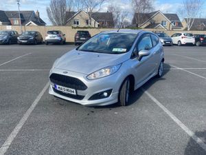 Ford Fiesta Hatchback, Petrol, 2015, Silver