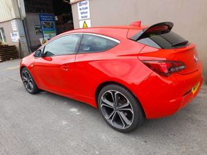 Opel Astra Hatchback, Diesel, 2018, Red