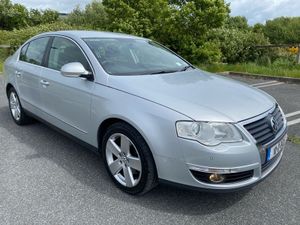 Volkswagen Passat Saloon, Diesel, 2010, Silver