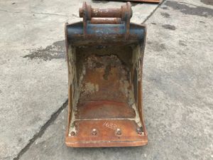 *** 24"  DIGGING BUCKET........60mm PINS ....1633 - Image 3