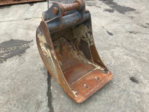 *** 24"  DIGGING BUCKET........60mm PINS ....1633 - Image 4