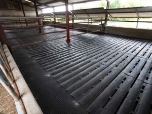 Smooth Rubber Slat Mats - EASYFIX - Image 4
