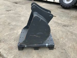 *** 24"  DIGGING BUCKET ......45mm PINS.....10H * - Image 2