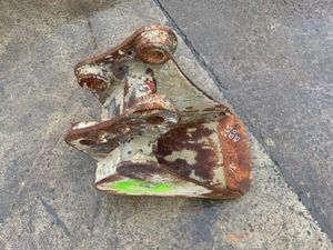 *** 18" DIGGING BUCKET....45mm PINS - Image 3