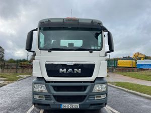 Man 8x4 Hookloader - Image 2