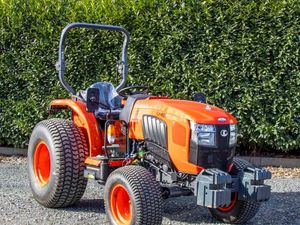 New Kubota L1-452 ROPS - Image 2