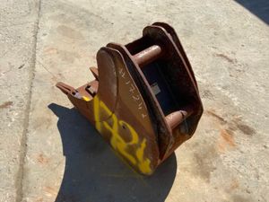 14" SCOOP BUCKET.......60mm PINS........1724. - Image 4