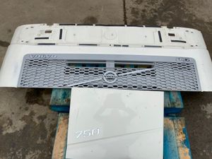 Volvo FH16 Version 4 Bonnet / Zenon Lights Parts. - Image 3
