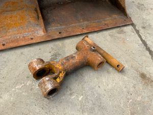 BUCKET LINKAGE ATTACHMENT.....65mm PINS ...13t - Image 2