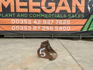 18" MINI DIGGER BUCKET.....30mm PINS......1220/5. - Image 2