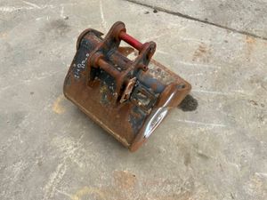 18" MINI DIGGER BUCKET.....30mm PINS......1220/5. - Image 4