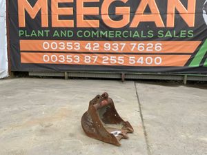 18" MINI DIGGER BUCKET.....30mm PINS......1219/6. - Image 2