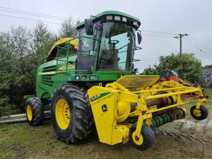 John Deere 7400 2003 - Image 2