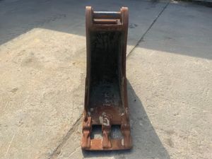 18" VOLVO SCOOP BUCKET...70mm PINS.....#7OD. - Image 3
