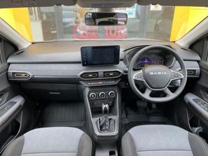 Dacia Jogger E-tech Hybrid 145 Auto 7 Seats - Image 3