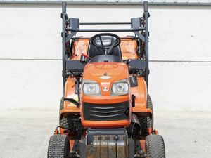 2016 Kubota G23 High Dump Lawnmower - Image 3