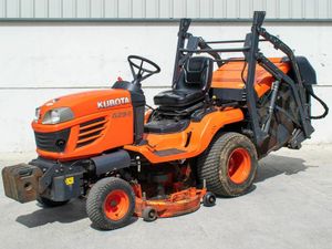 2016 Kubota G23 High Dump Lawnmower - Image 2