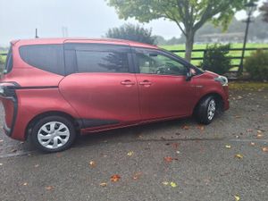 TOYOTA SIENTA 7 SEATER AUTOMATIC SELF CHARGING HYB - Image 2