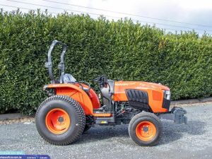 New Kubota L1-452 ROPS - Image 4