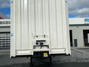 New  Krone Dry Liner Boxvans IN STOCK NOW - Image 2