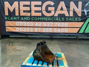 18" MINI DIGGER BUCKET....30mm PINS.......1212/18. - Image 2