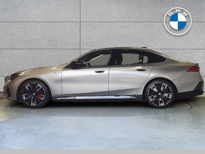 BMW i5 M60 M-sport Pro X-drive - Image 4