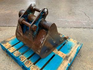 24" DIGGING BUCKET....45mm PINS........260mh - Image 4