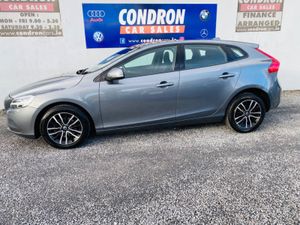 2019 (192)VOLVO V40 2.0 D2 MOMENTUM EDITION 120BHP - Image 2