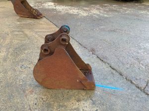 12" MINI DIGGER BUCKET....30mm PINS....180120. - Image 3