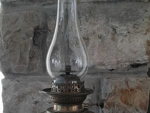 Pitch store oil lamp