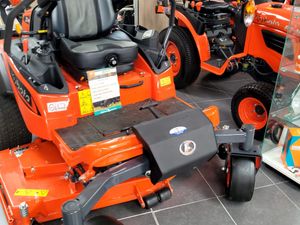 New Kubota ZD1211 Zero Turn Lawnmower - Image 2