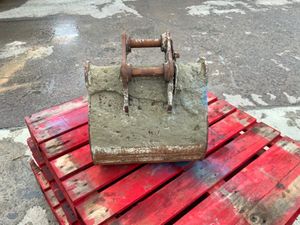 18" MINI DIGGER BUCKET....30mm PINS......18CPH. - Image 4