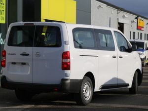 Opel Vivaro 9 Seater L2 H1 - Image 4