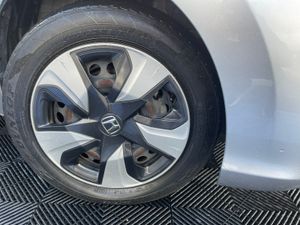 2018 HONDA FIT  HYBRID  (V10) - Image 4