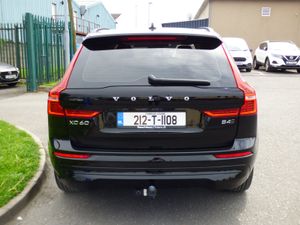 VOLVO XC60 2.0 D 197 BHP MOMENTUM AWD AUTO - Image 4