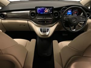 Mercedes-Benz EQV Eqv300 Avantgarde LWB - Image 4